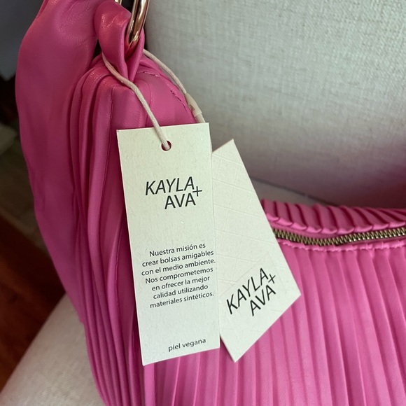❌❌SOLD❌❌Kayla & Ava🎉PRICE DROP🎉Pink Pleated Hobo Bag - Picture 2 of 10